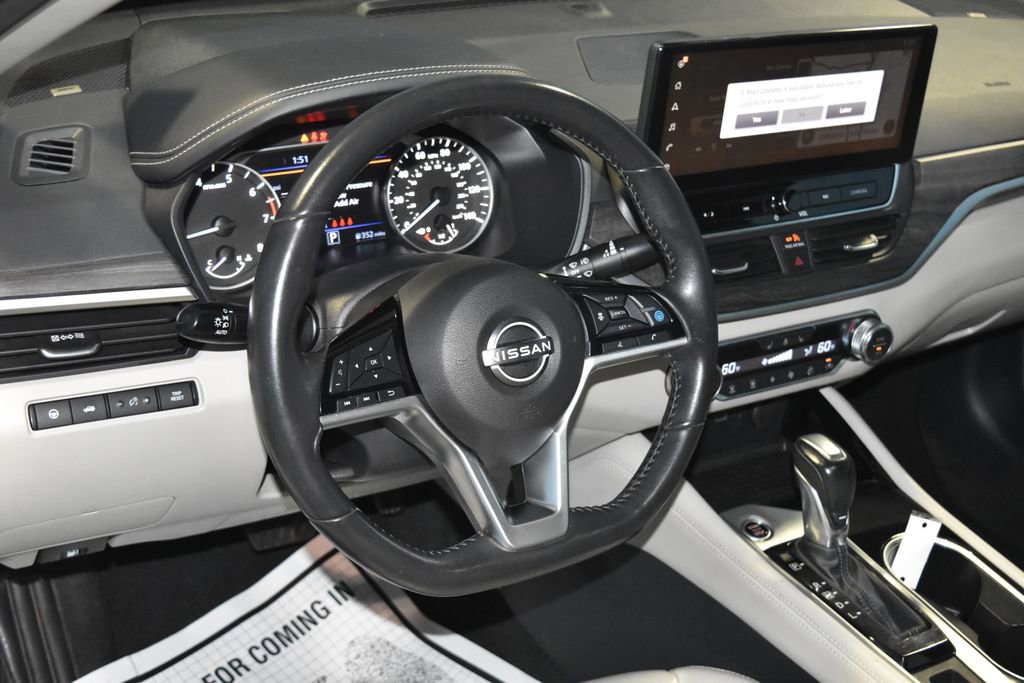 2023 Nissan Altima 2.5 SL photo 2
