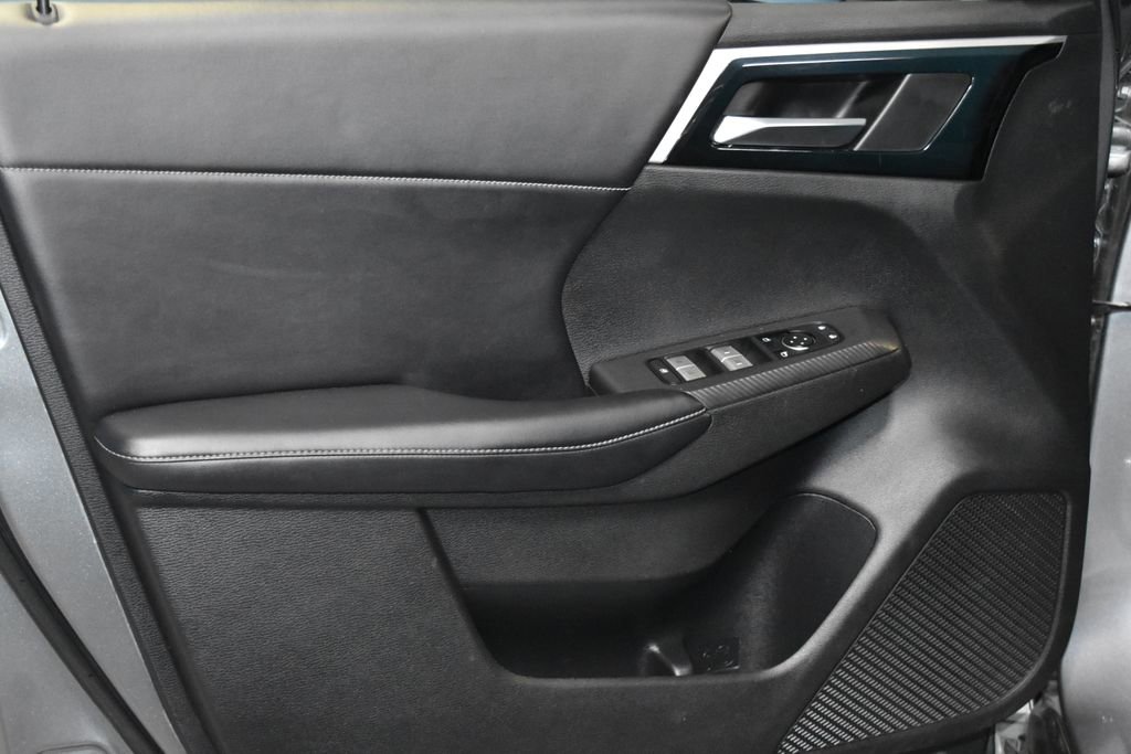 2022 Mitsubishi Outlander SE photo 3