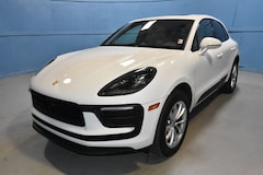 2025 Porsche Macan 4D Sport Utility