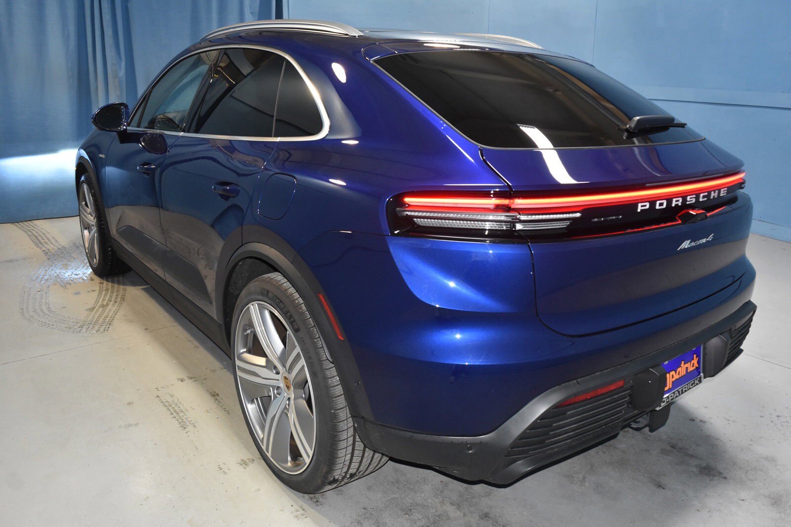 2024 Porsche Macan Electric 4 photo 4
