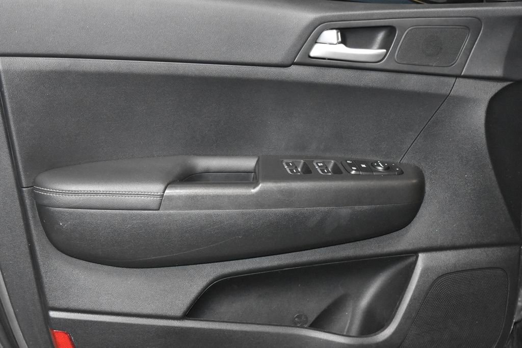 2019 Kia Sportage LX photo 3