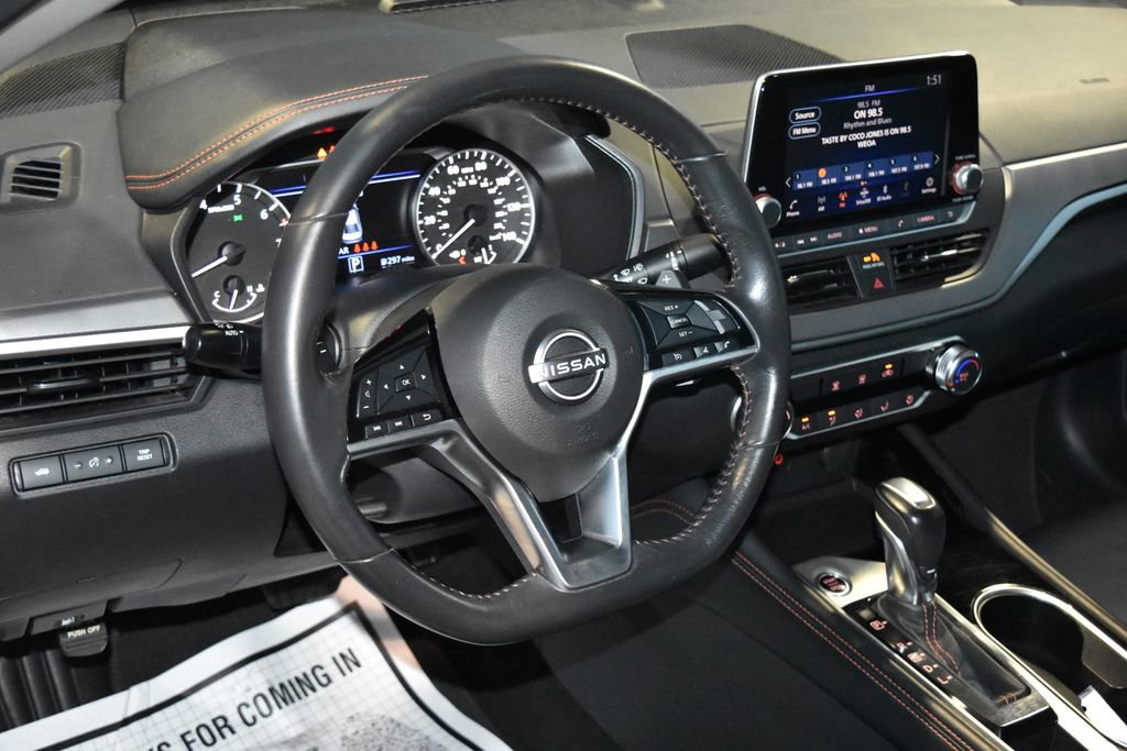 2023 Nissan Altima 2.5 SR photo 2