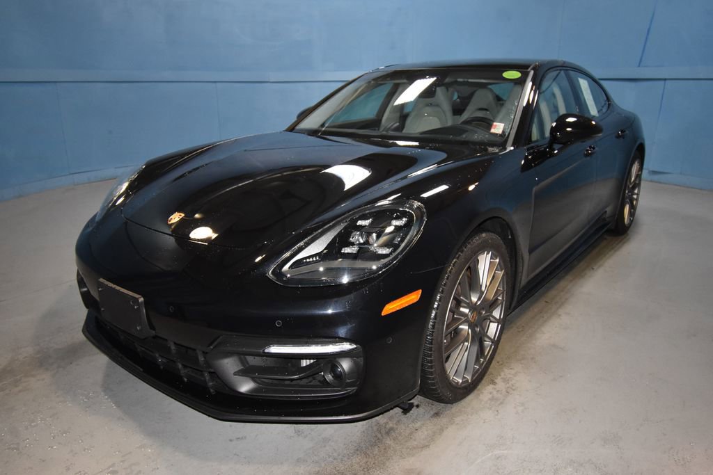 2023 Porsche Panamera Platinum photo 2