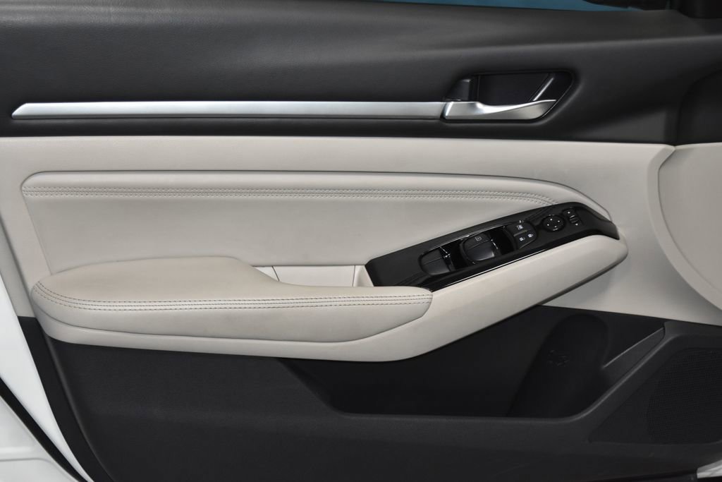 2023 Nissan Altima 2.5 SL photo 3