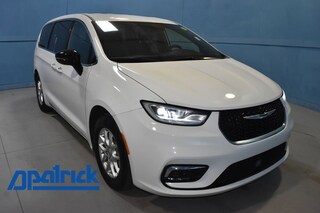 2025 Chrysler Pacifica Select 4D Passenger Van