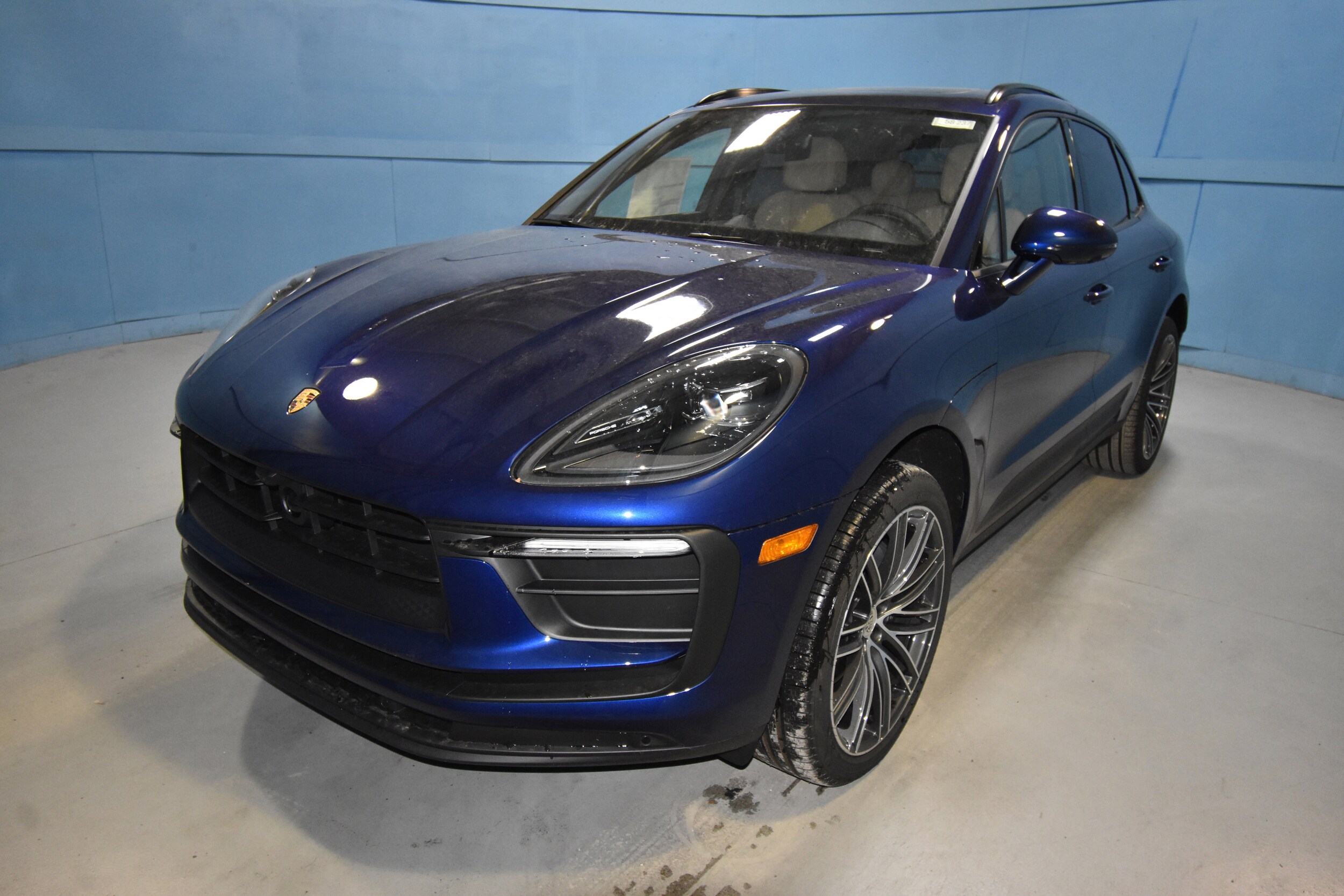 2026 Porsche Macan T photo 2