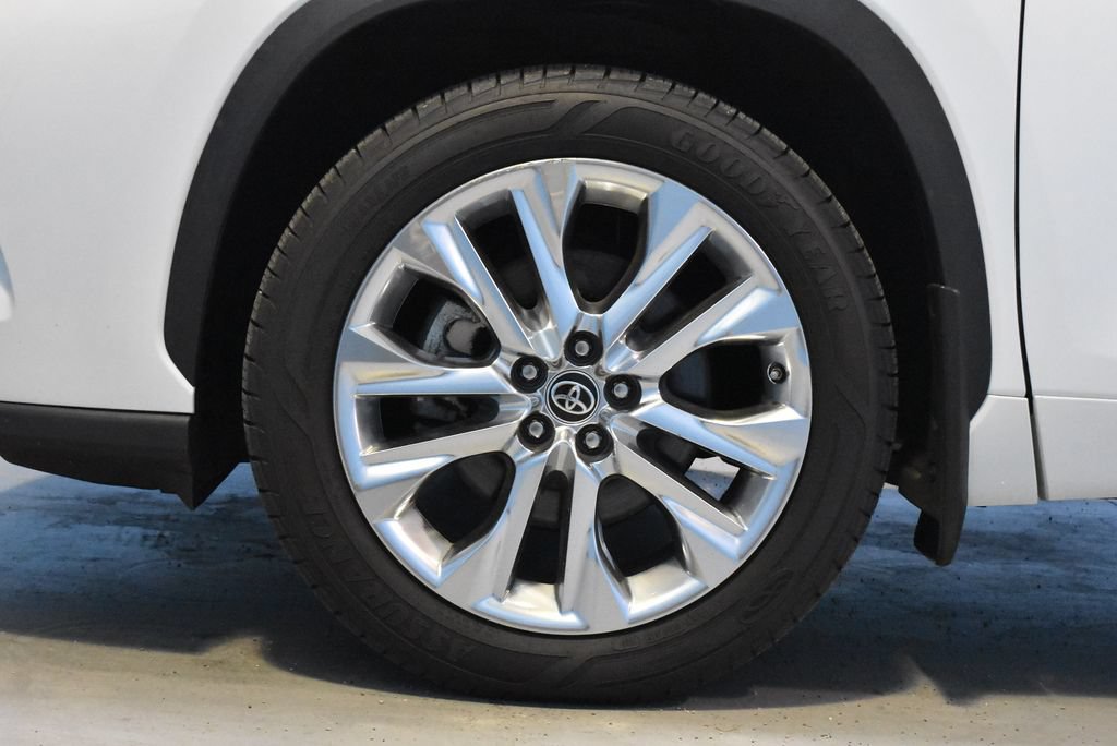 2022 Toyota Highlander XLE - Photo 26