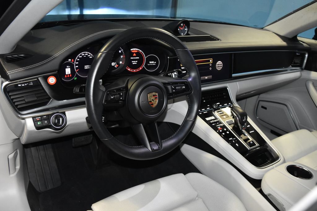 2023 Porsche Panamera Platinum photo 4