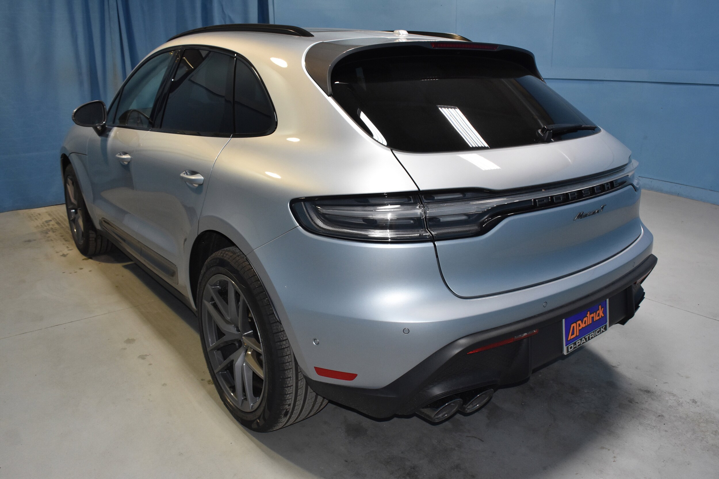 2025 Porsche Macan T photo 4