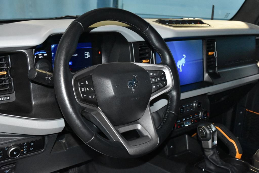 2023 Ford Bronco Badlands photo 2