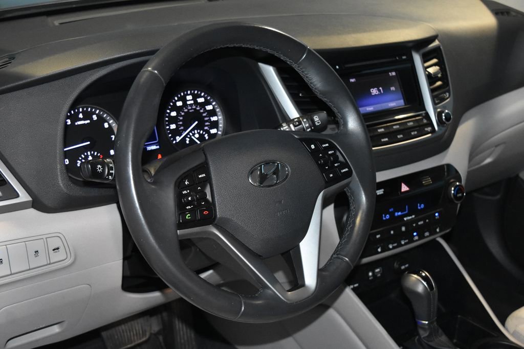 2017 Hyundai Tucson Value Sport photo 2