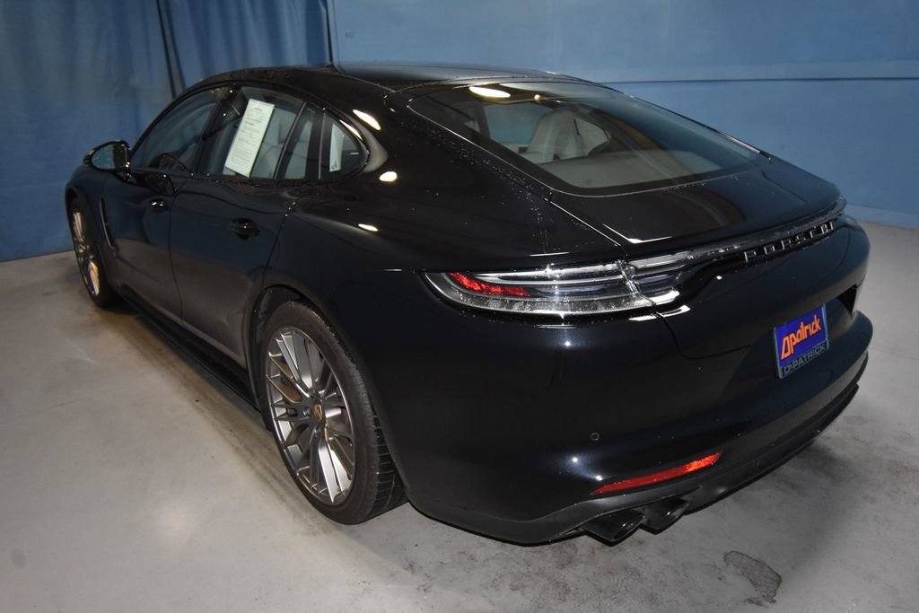 2023 Porsche Panamera Platinum photo 3