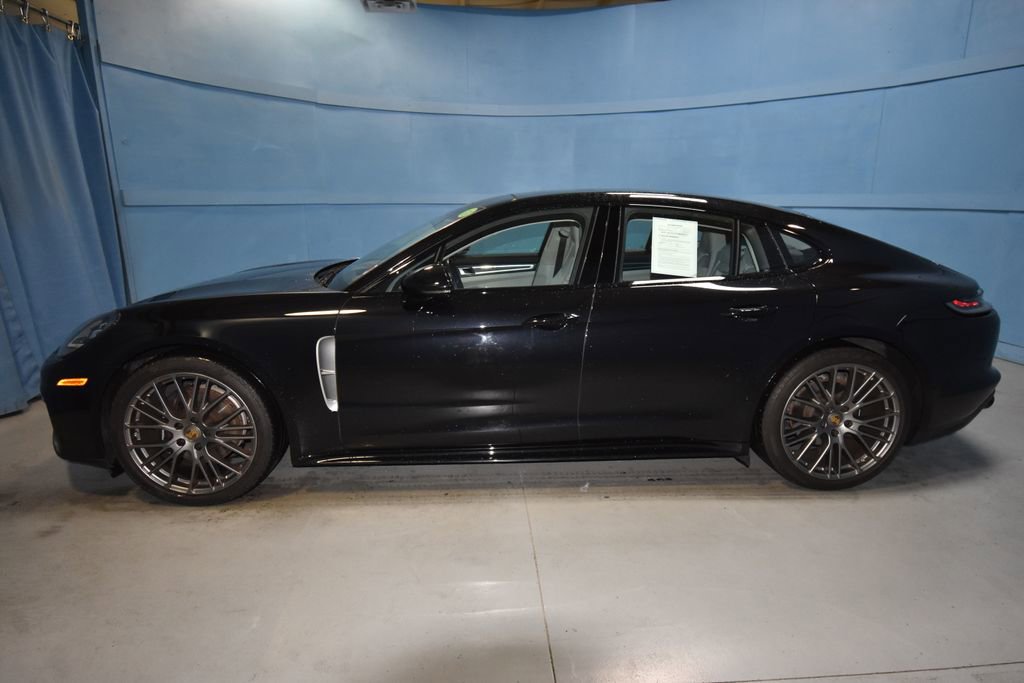 2023 Porsche Panamera Platinum photo 2