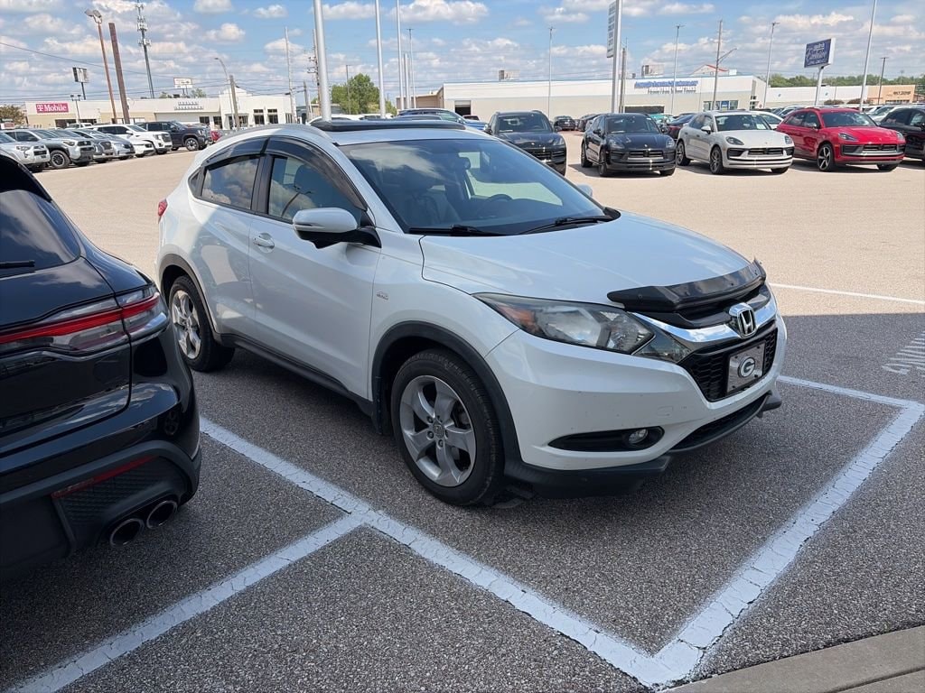 2016 Honda HR-V EX-L Navi AWD's photo