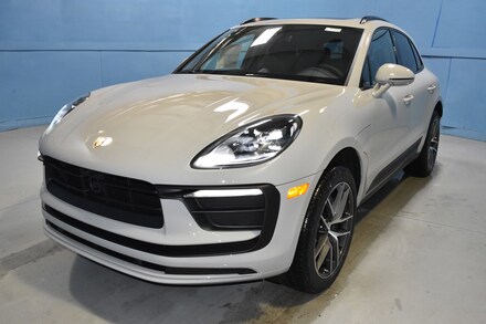 2025 Porsche Macan SUV