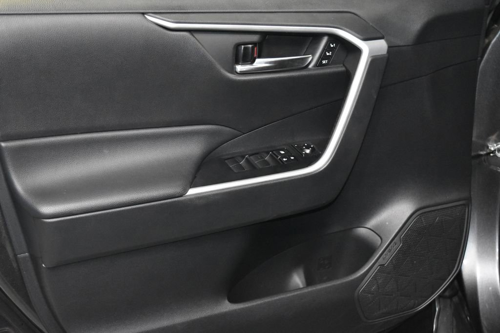 2021 Toyota RAV4 Hybrid XLE Premium Sport photo 3