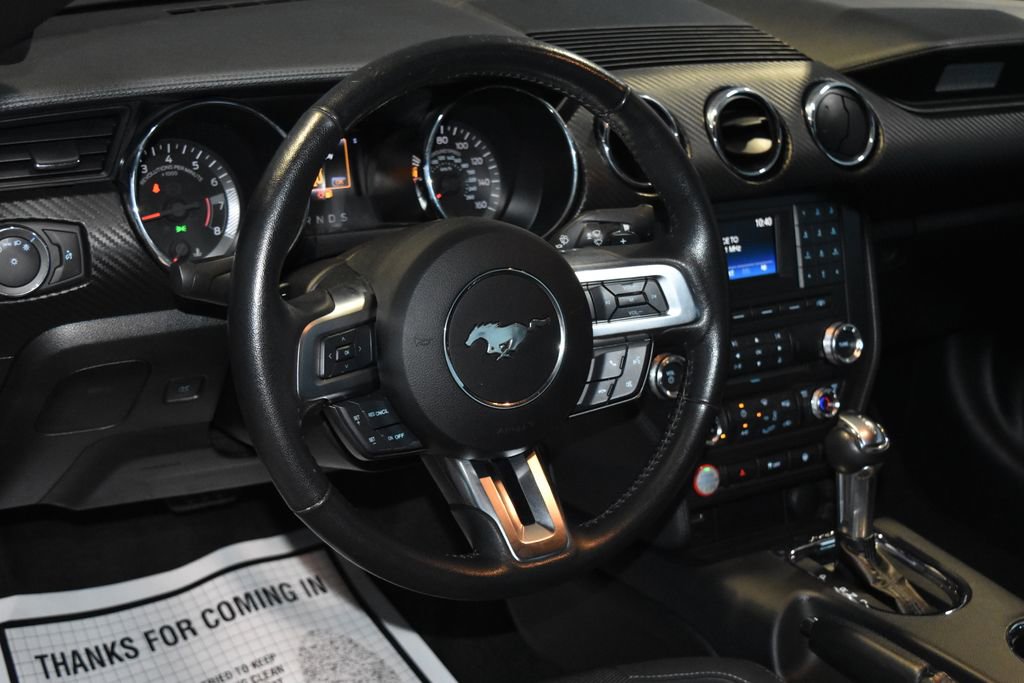 2017 Ford Mustang V6 photo 2