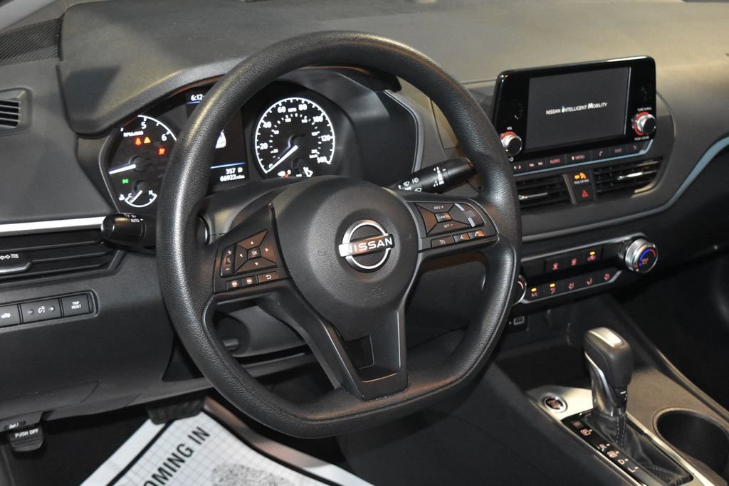 2023 Nissan Altima 2.5 S photo 2