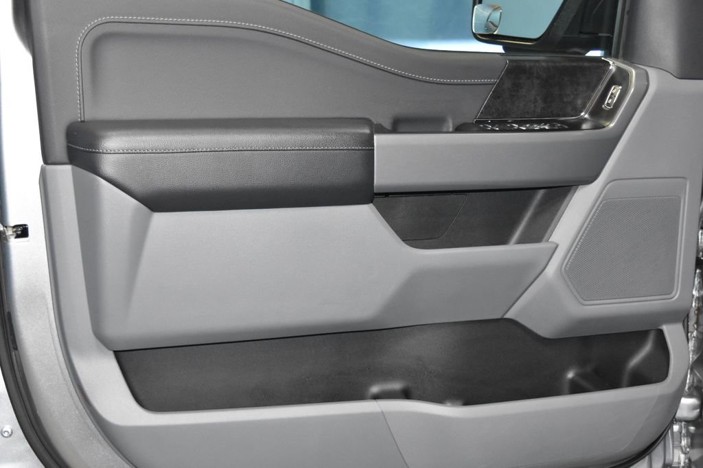 2023 Ford F-150 XLT photo 3