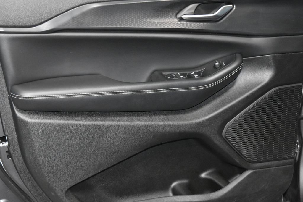 2023 Jeep Grand Cherokee Laredo Sport photo 3