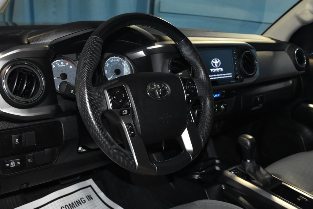 2022 Toyota Tacoma SR5 Double Cab photo 2