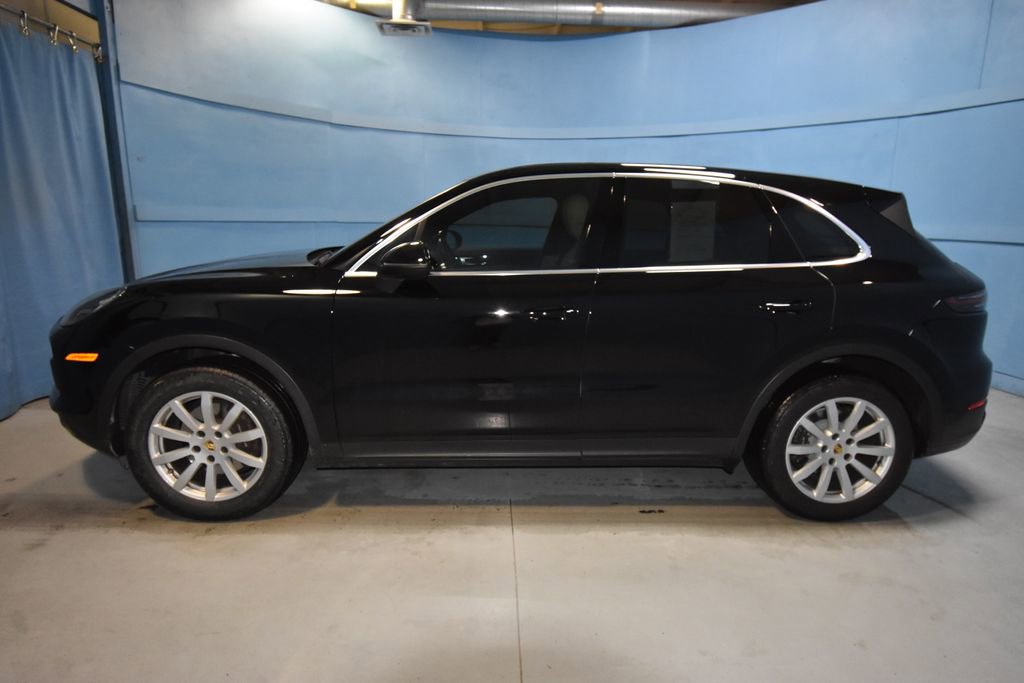 2019 Porsche Cayenne Base photo 2