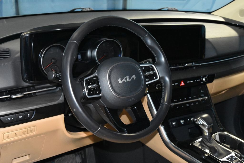 2024 Kia Carnival EX photo 2