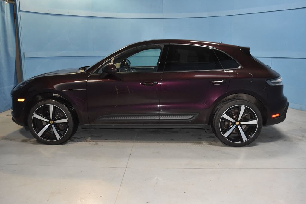 2024 Porsche Macan Base photo 2