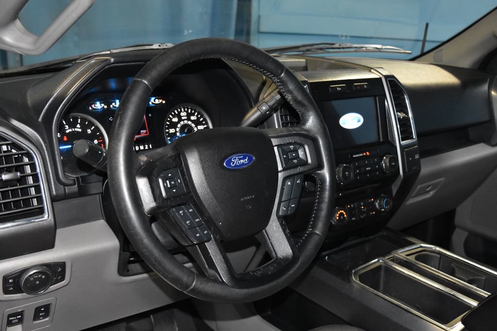 2017 Ford F-150 XLT photo 2