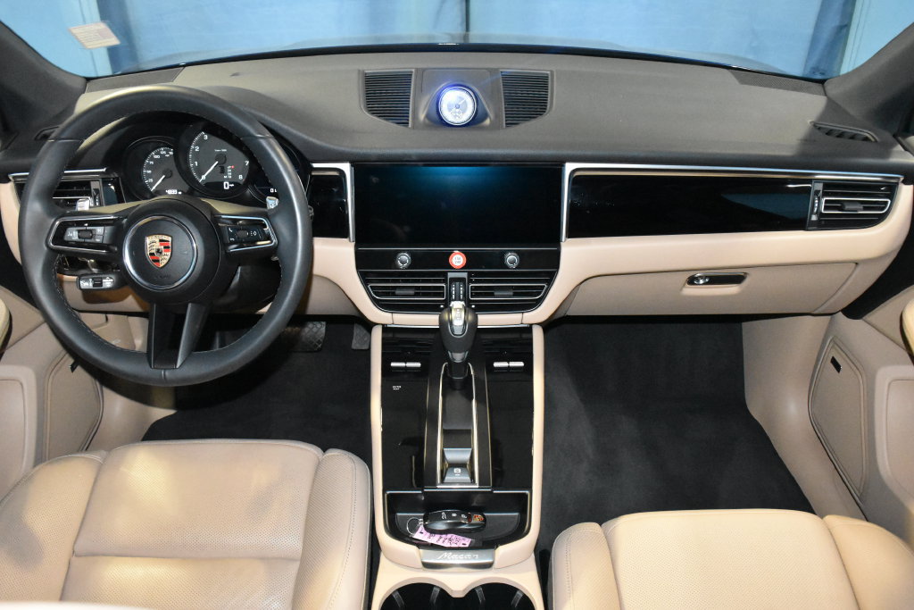 2025 Porsche Macan Base - Photo 9