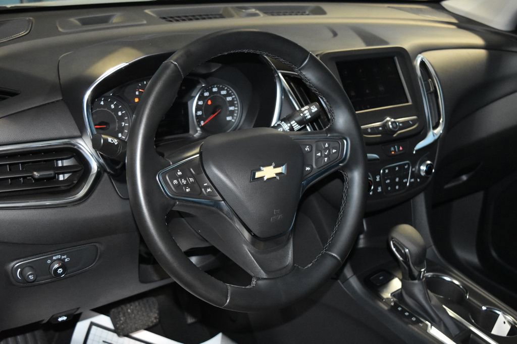 2024 Chevrolet Equinox LT photo 2