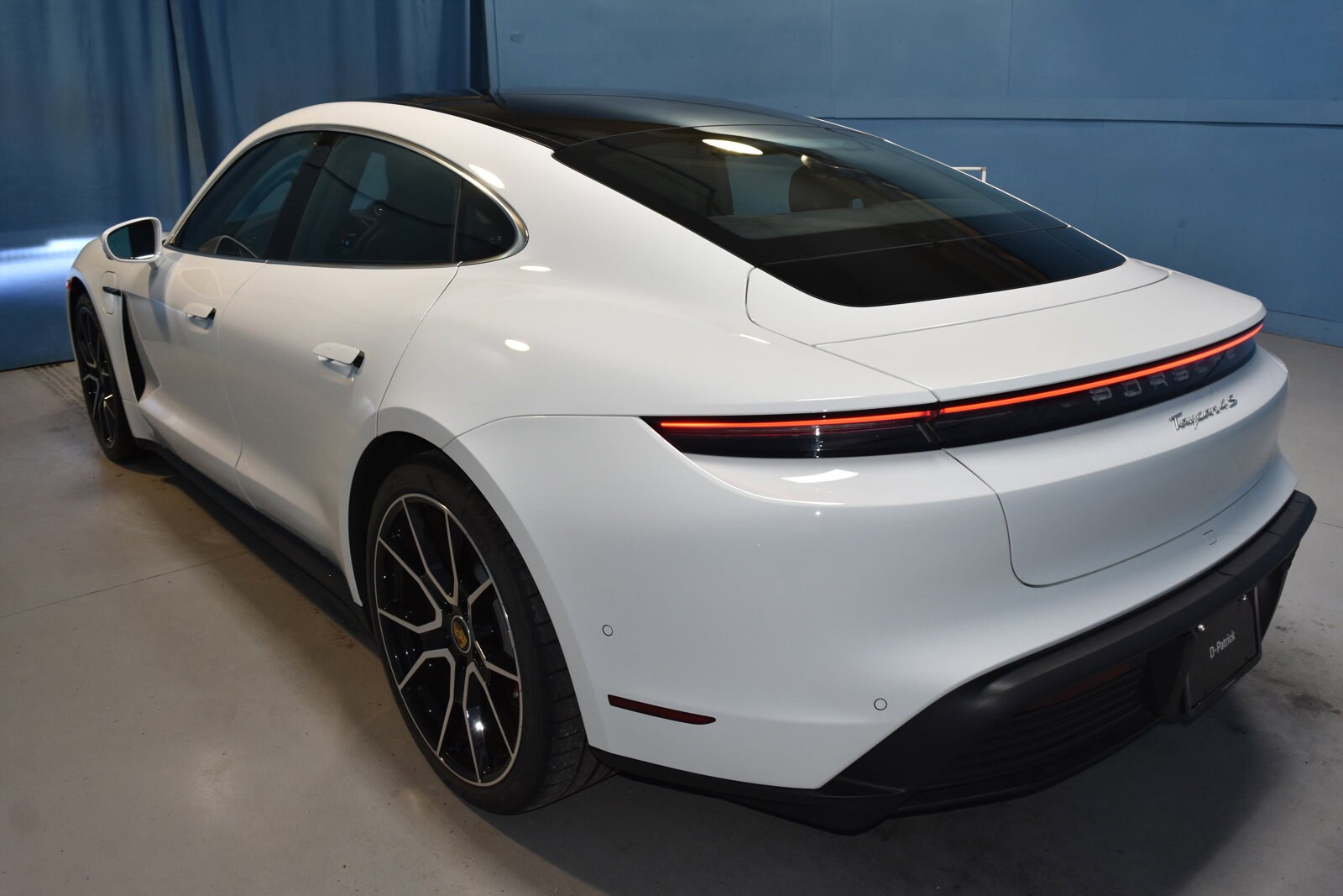 2024 Porsche Taycan 4S photo 4