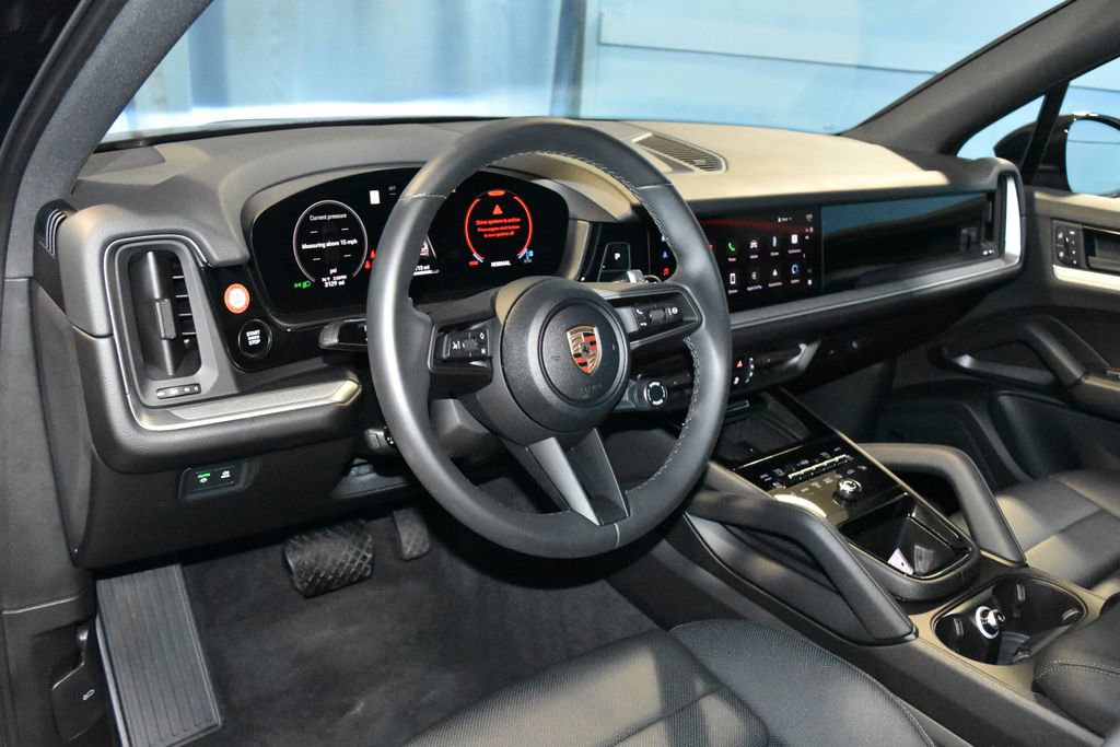 2025 Porsche Cayenne Base photo 4