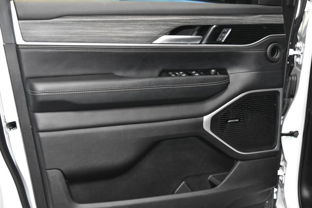 2024 Jeep Wagoneer Series III photo 3