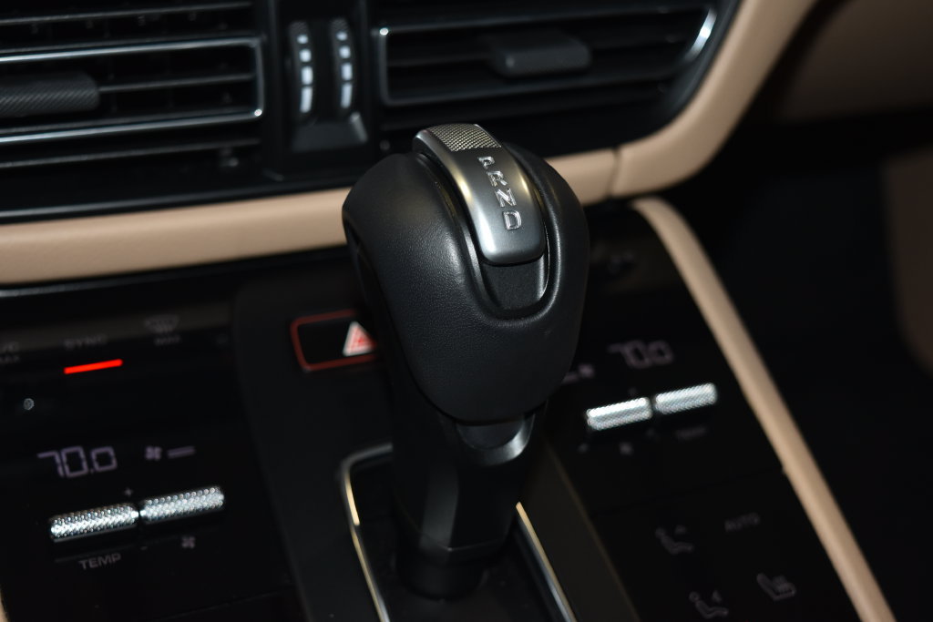 2025 Porsche Macan Base - Photo 18