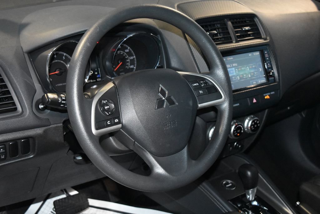 2024 Mitsubishi Outlander Sport SE photo 2