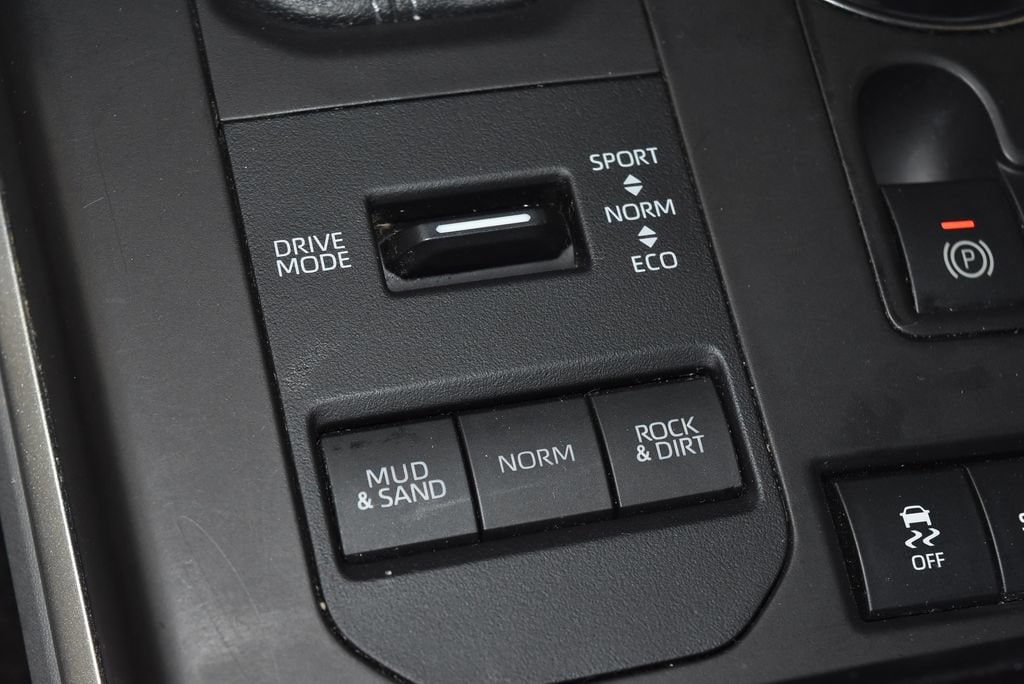 2022 Toyota Highlander XLE - Photo 16