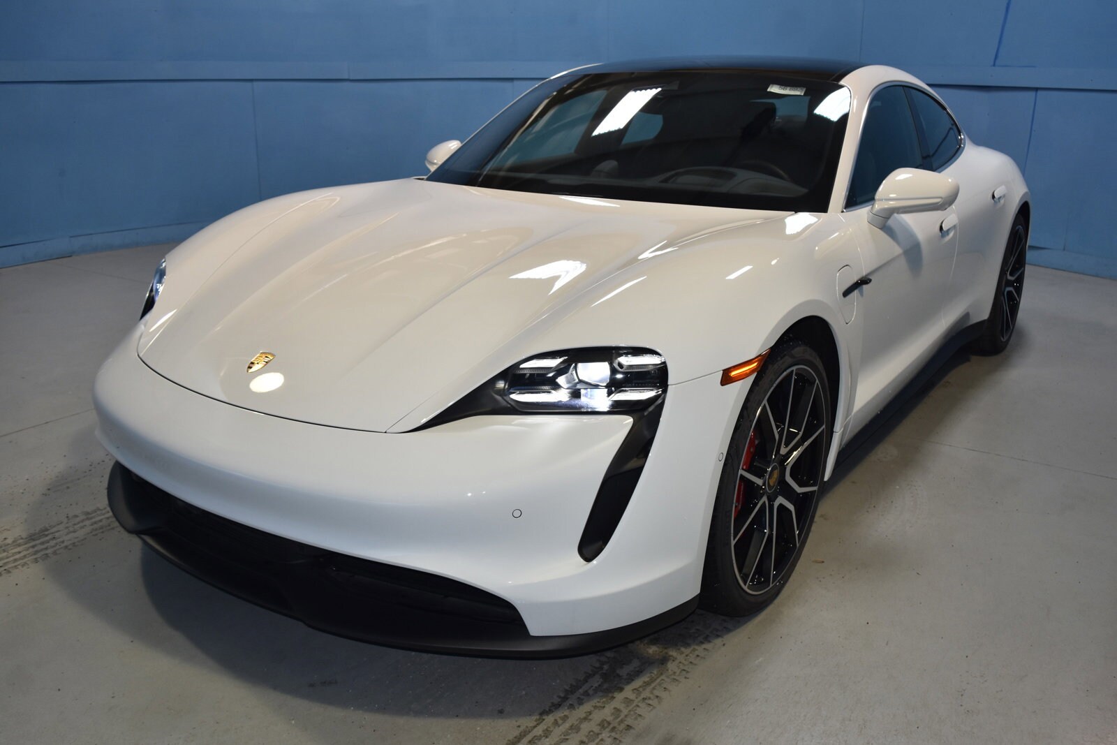 2024 Porsche Taycan 4S photo 2