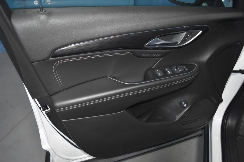 2023 Buick Envision Essence photo 3