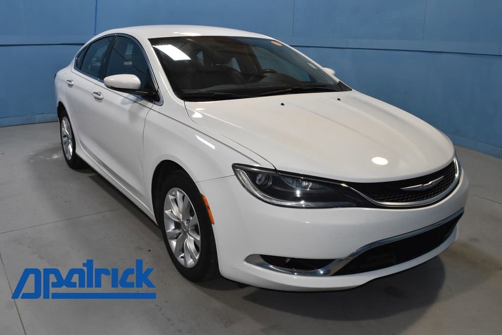2015 Chrysler 200 C's photo