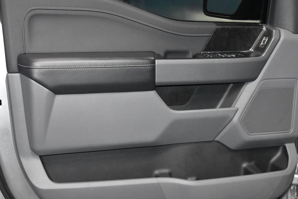2021 Ford F-150 XLT photo 3