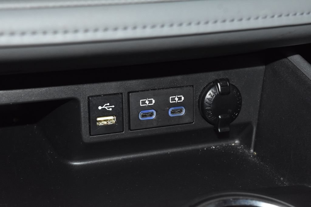2022 Toyota Highlander XLE - Photo 13
