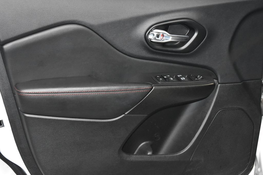2022 Jeep Cherokee Trailhawk Sport photo 3