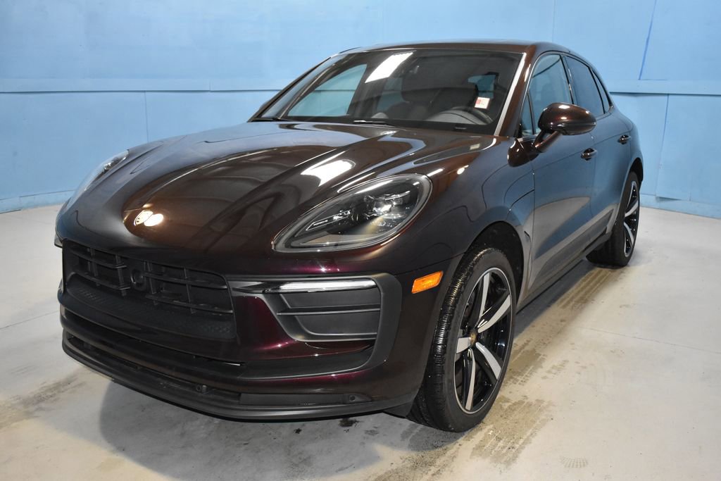 2024 Porsche Macan Base photo 2