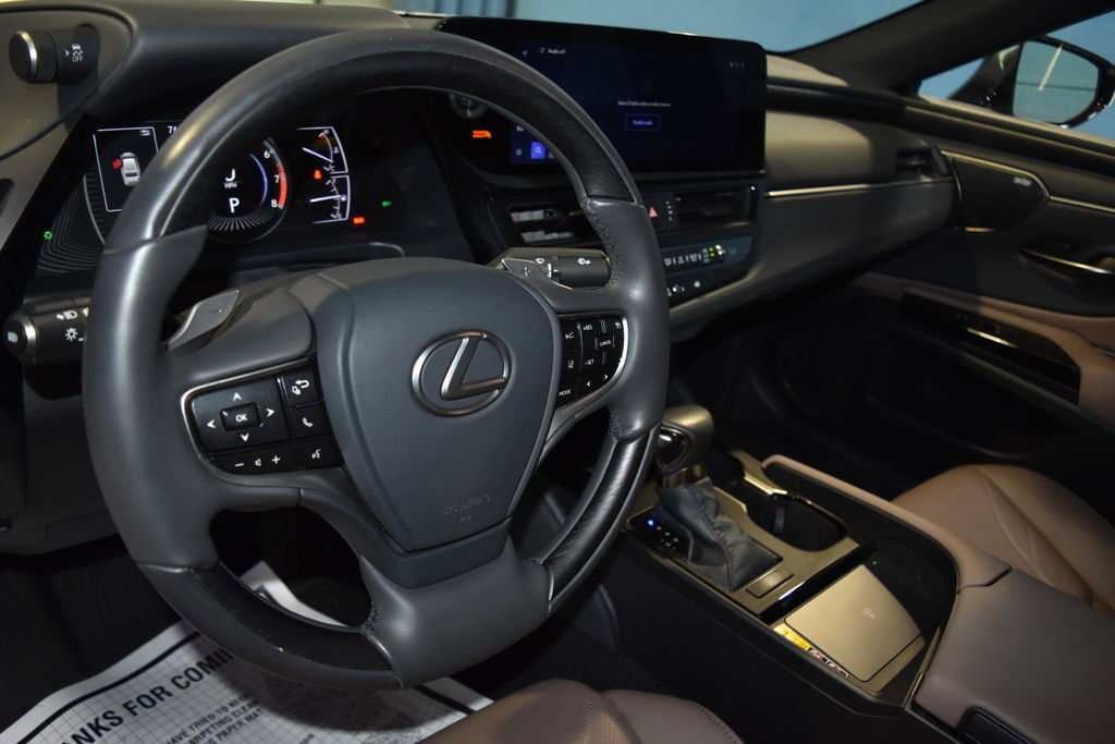 2024 Lexus ES 350 Luxury photo 2