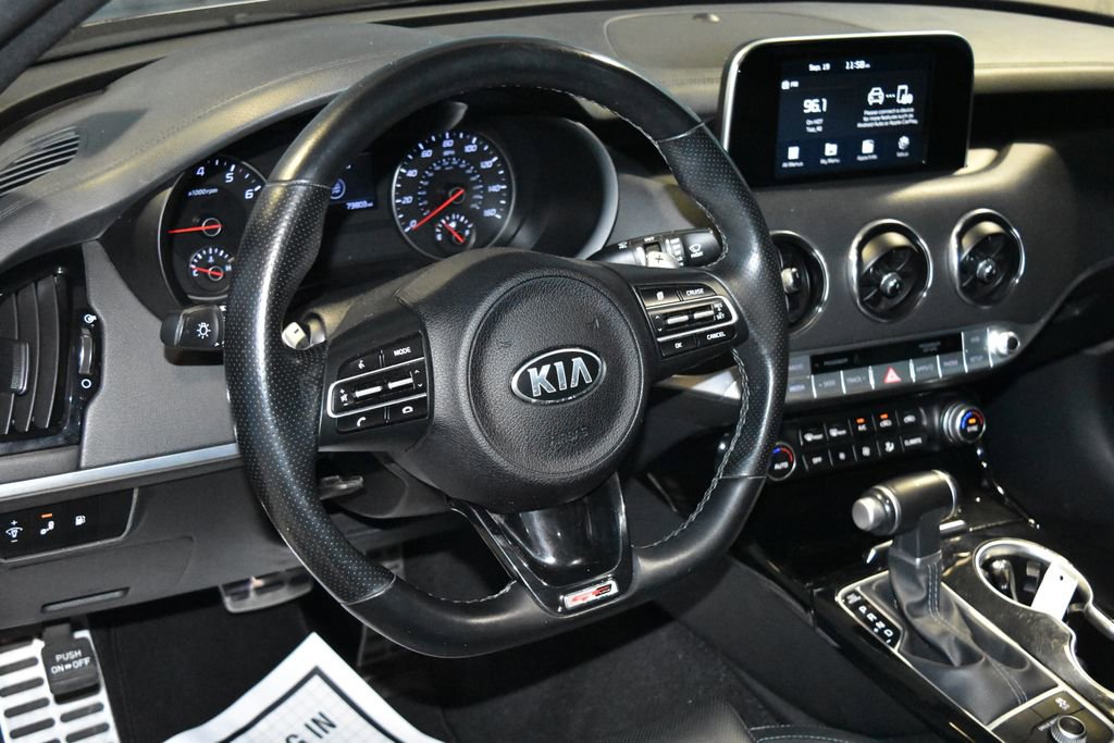 2021 Kia Stinger GT-Line photo 2