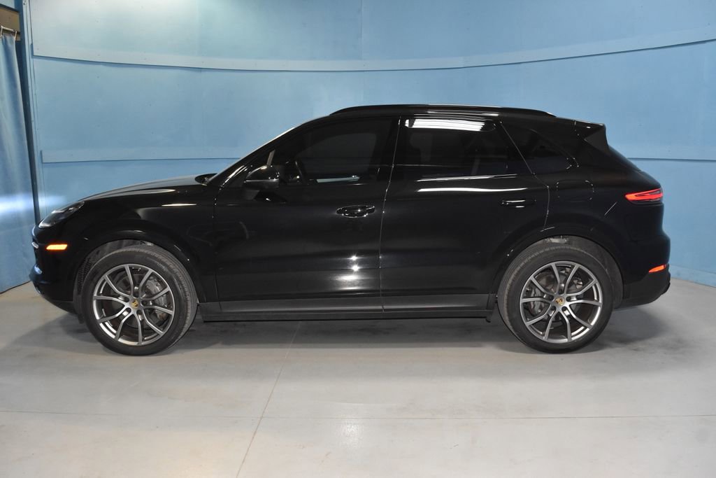 2023 Porsche Cayenne S Platinum Edition photo 2