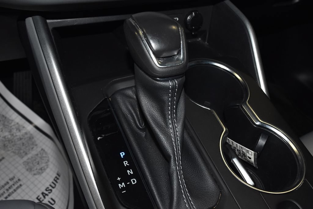 2022 Toyota Highlander XLE - Photo 14