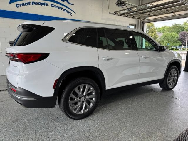 2025 Buick Enclave Preferred - Photo 12