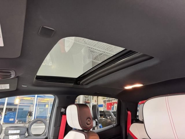 2023 GMC Canyon AT4X - Photo 8